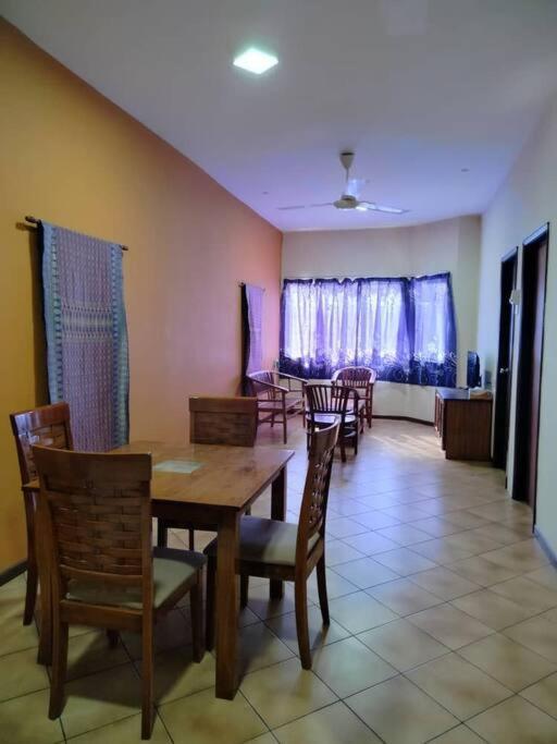 Homestay Elina - Cheap And Cosy Port Dickson Bagian luar foto